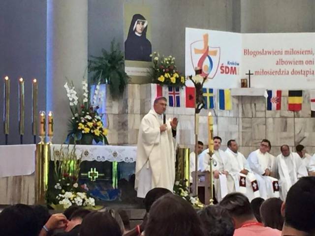 JMJ: Bispo auxiliar de Goiânia preside missa para peregrinos de língua portuguesa