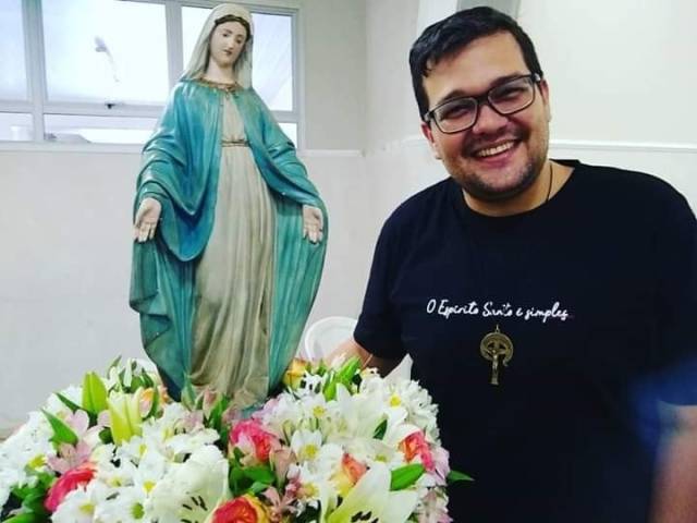 Família Carismática do estado de Goiás, a paz inquieta de Nosso Senhor Jesus Cristo esteja no coração de cada um!