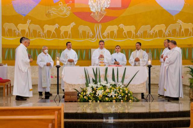 Bispos do Regional Centro-Oeste rezam e confraternizam na Diocese de São Luís de Montes Belos