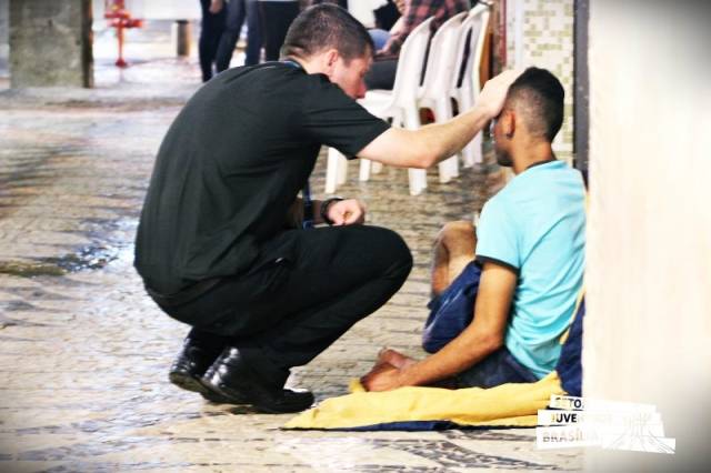 Arquidiocese de Brasília realiza Nightfever para moradores de rua