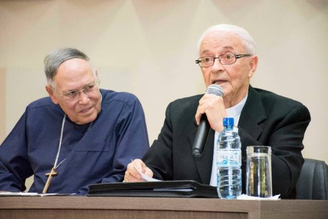 Bispo emérito de Uruaçu, Dom José Silva Chaves, recebe homenagem