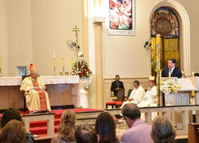 Marconi Perillo se despede do Governo de Goiás em missa presidida por Dom Washington Cruz