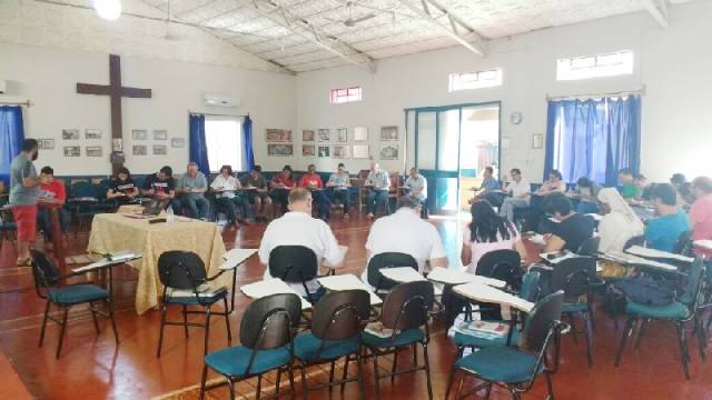 Em assessoria ampliada, Diocese de Goiás discute desafios da juventude