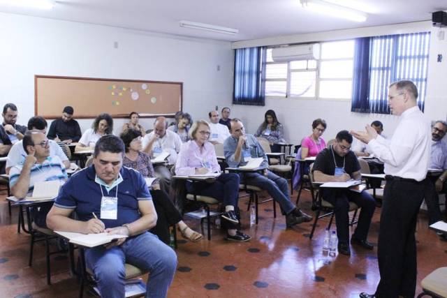 Coordenadores regionais de pastorais, movimentos e organismos aprofundam estudos sobre Formação de Liderança