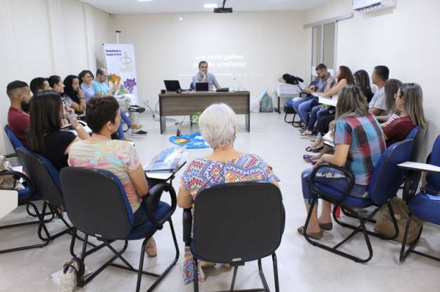 Itinerário Catequético aprofunda estudo: Igreja casa da iniciação à vida cristã