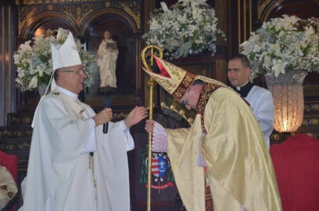 Dom Messias é empossado sexto bispo diocesano de Teófilo Otoni-MG