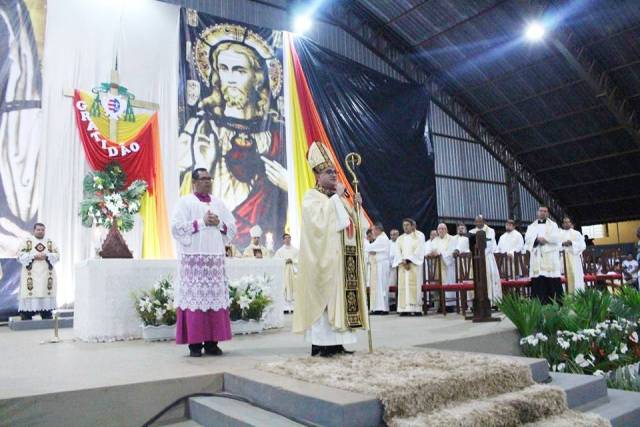 Após 12 anos de pastoreio, Dom Messias despede-se da Diocese de Uruaçu